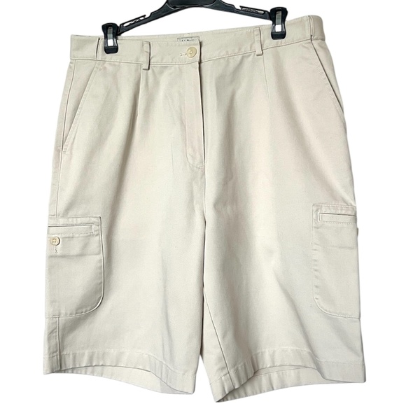 LL Bean  Original Fit Cargo Kaki Women's Short Size 14 - Picture 1 of 5
